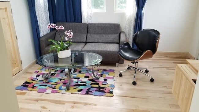 Photo - 18 Townsend St