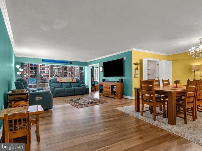 Building Photo - 1300 Crystal Dr Unit 305S