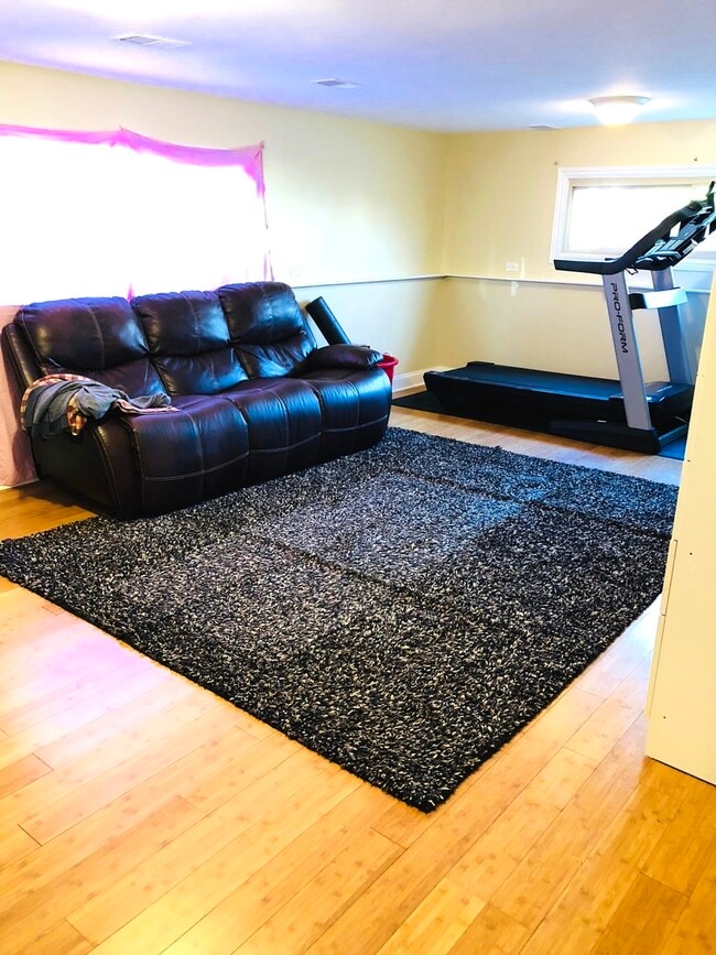 Photo - 9529 N Kenneth Ave