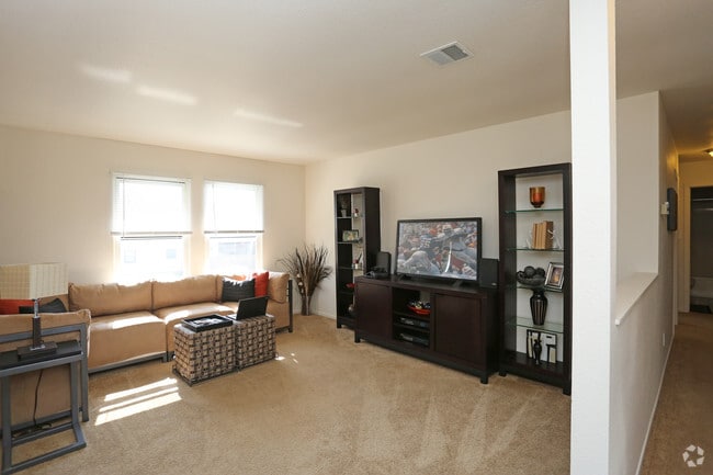 Sala de estar - Aberdeen Proving Ground on Post Housing