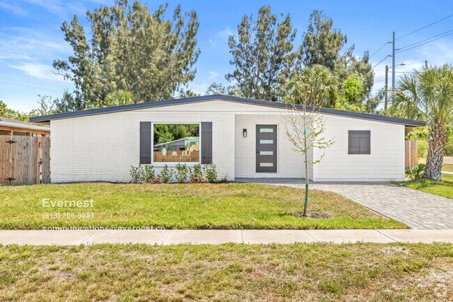 Building Photo - 5908 S Manhattan Ave Rental