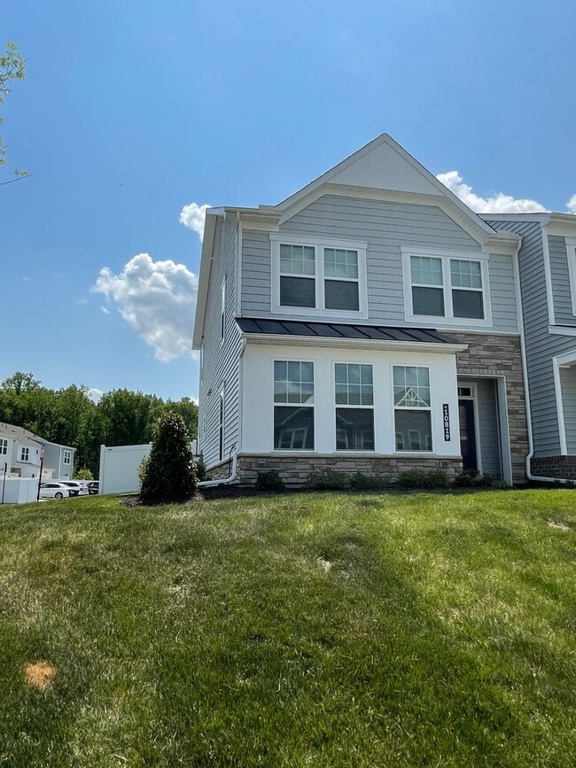 Stylish Townhome in Award-Winning River Mi... - Stylish Townhome in Award-Winning River Mi...