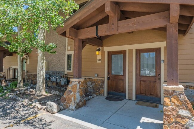 Building Photo - Walk to Main St and Gondola! Furnished!