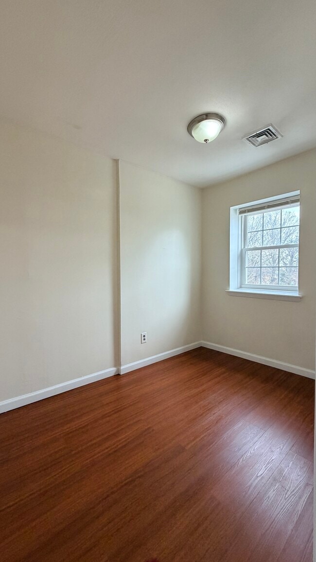 Photo - 6302 Grand Central Pky