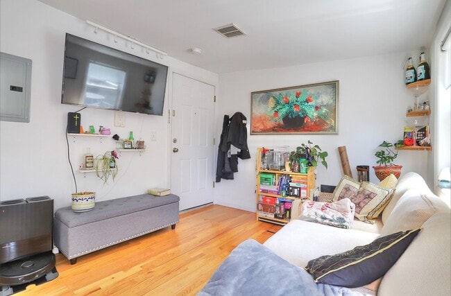 Photo - 265 3rd St Unit 3
