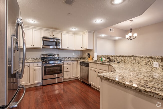 3B/2 Bath Condo - Eagle View Luxury Apartments