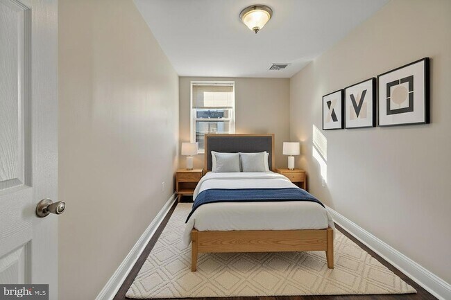 Photo - 443 Fairmount Ave