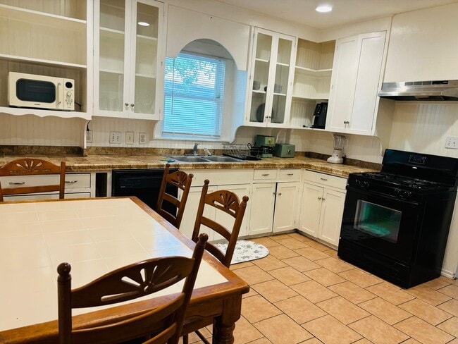 Photo - 3501 Maury St