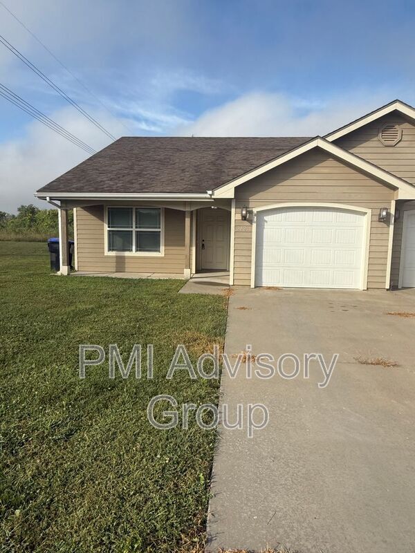 Building Photo - 2721 SE Taurus Ct Rental