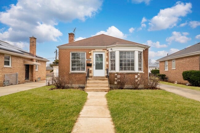 Building Photo - 2513 18th Ave