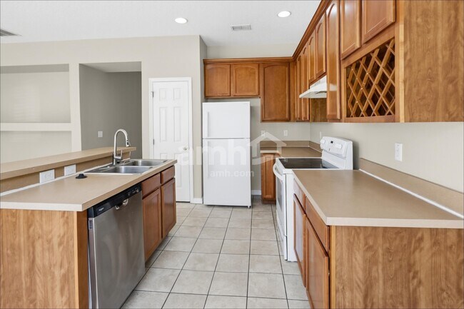 14923 Pellicer Dr