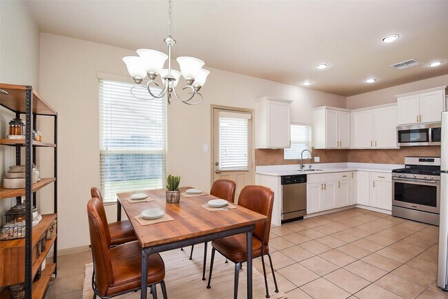 Photo - 2106 Harmon Crest Ct
