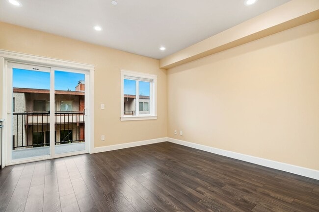 Photo - Marigold Apartments - Jingle All The Way To Your New Home Unit 208