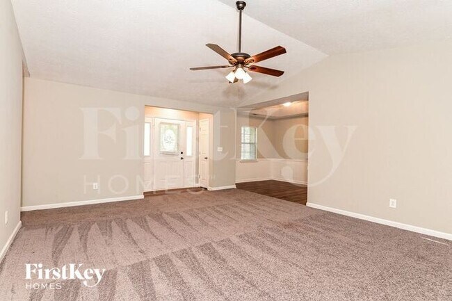 Photo - 130 Dunwick Ln