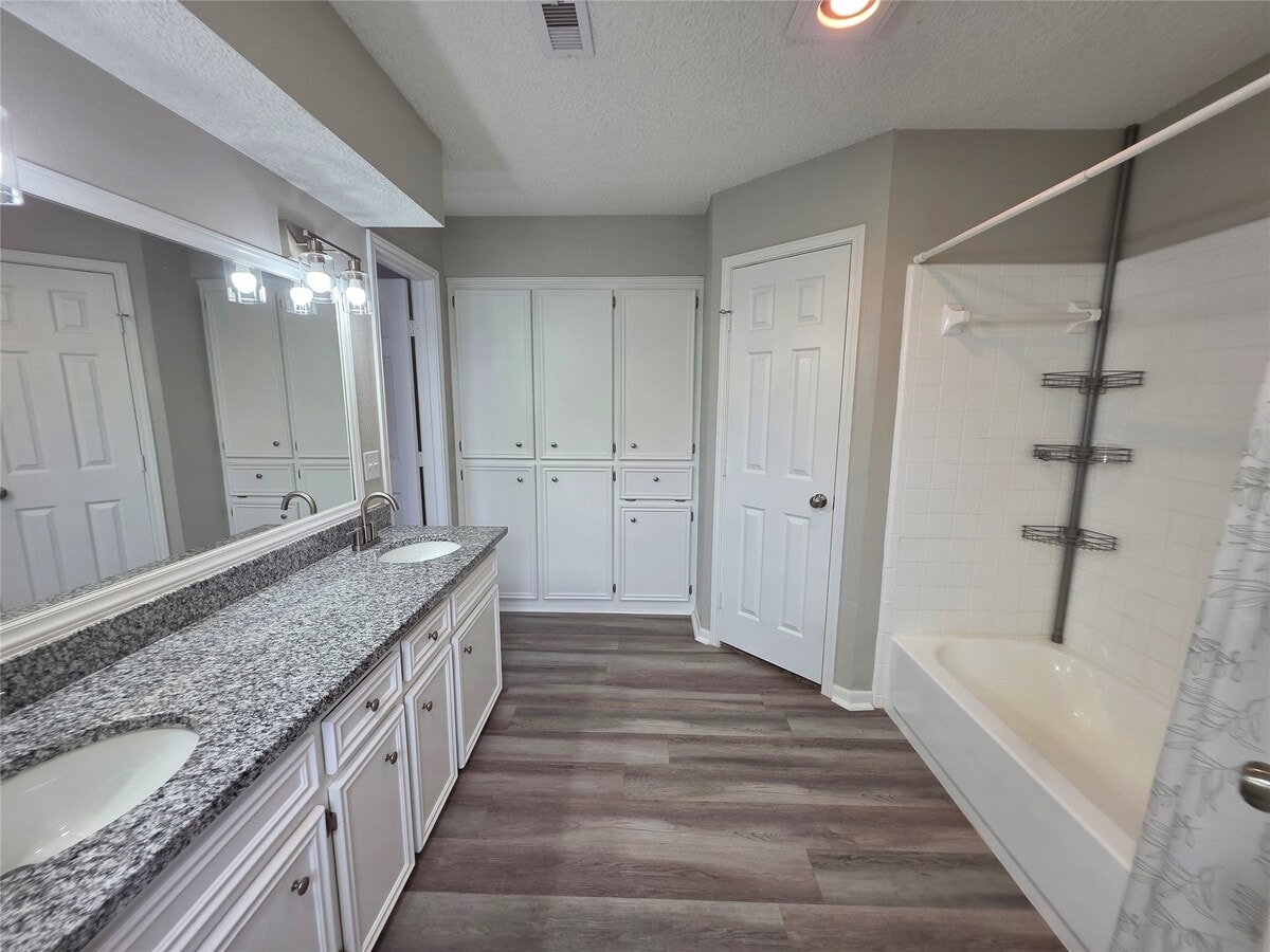Photo - 6607 Rockfield Dr