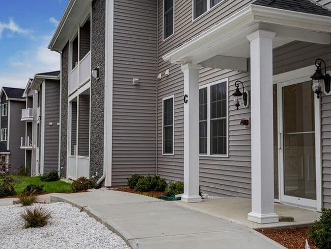 Building Photo - 92 N Main St Unit C105