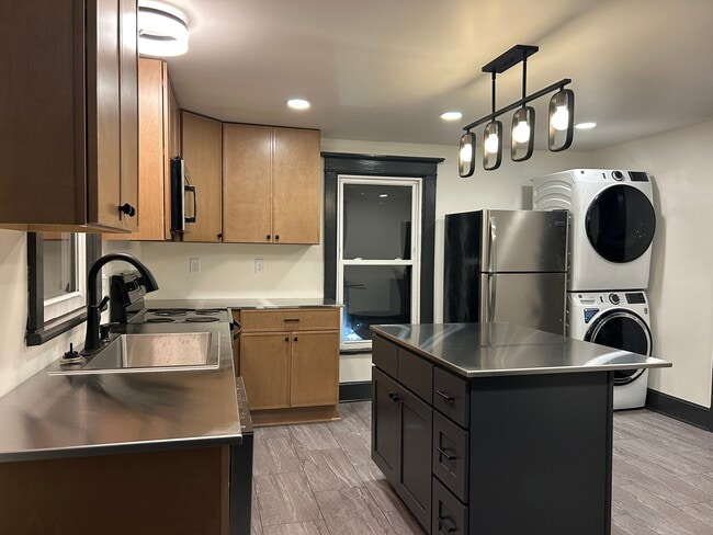 Kitchen - 407 Collicello St Unit 407B Collicello Street