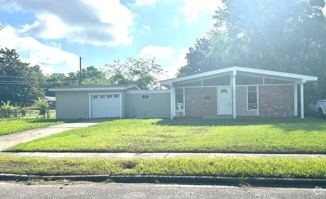 Building Photo - For Rent in Montgomery! Vouchers WELCOME! Rental