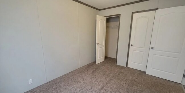 Photo - 305 Cedar Ln