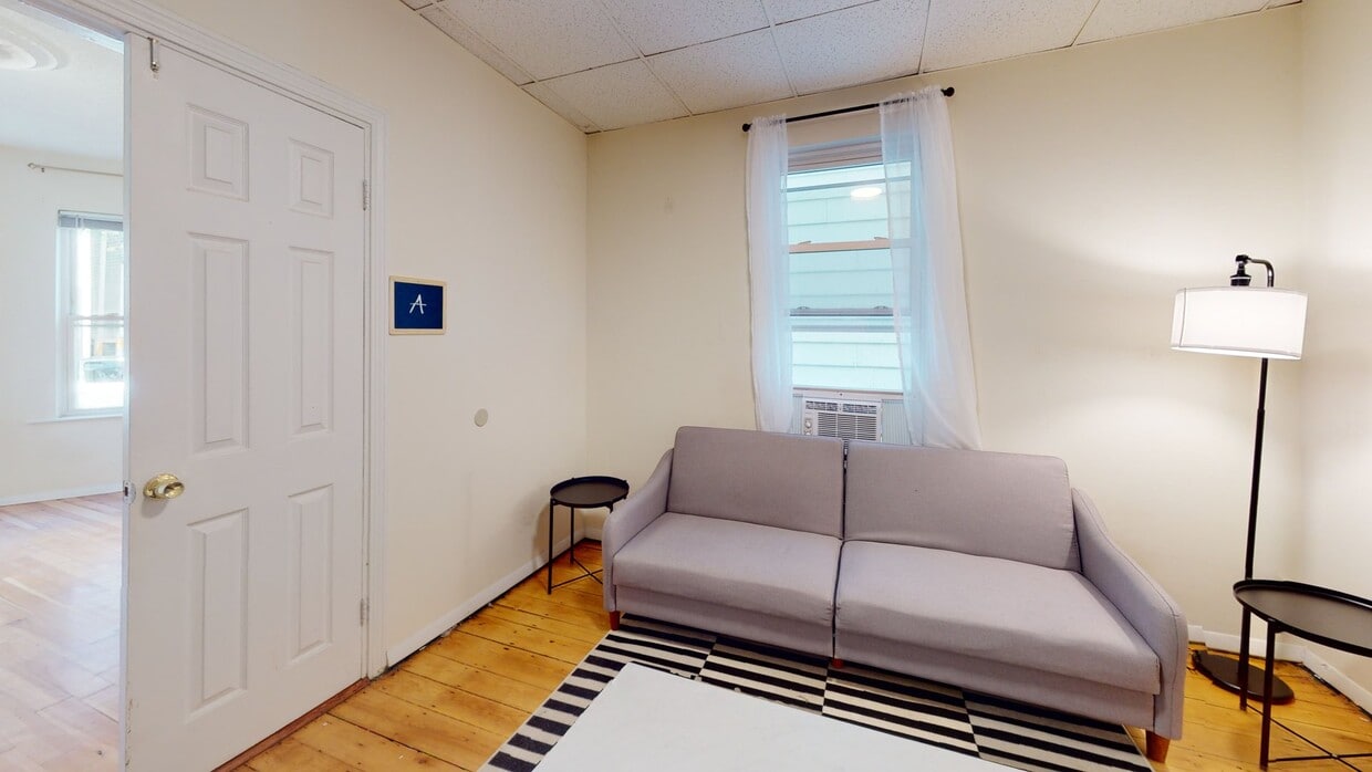 Photo - Private bedroom in 2 bed/1 bath Home