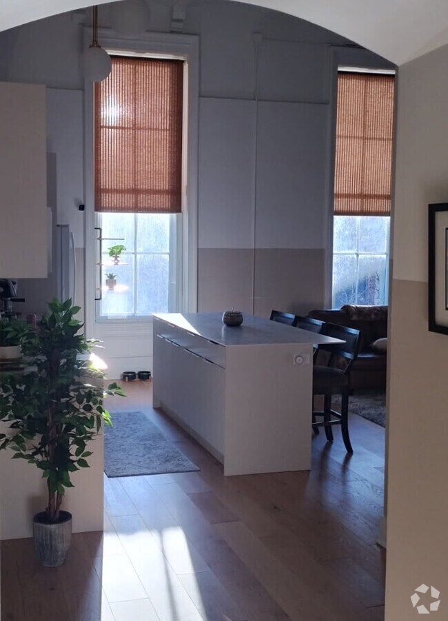 Building Photo - City Hall Unit 209 Rental