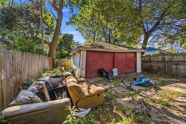 Photo - 563 Humboldt Pkwy
