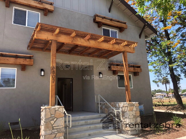 Building Photo - 6807 3rd St Unit 7