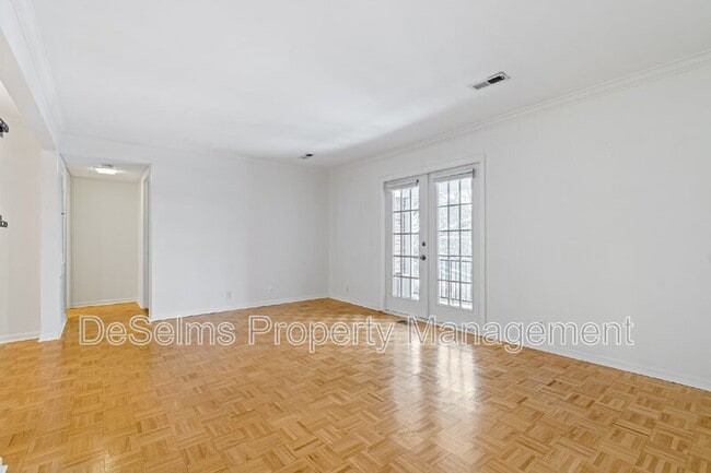 Photo - 5025 Hillsboro Pike