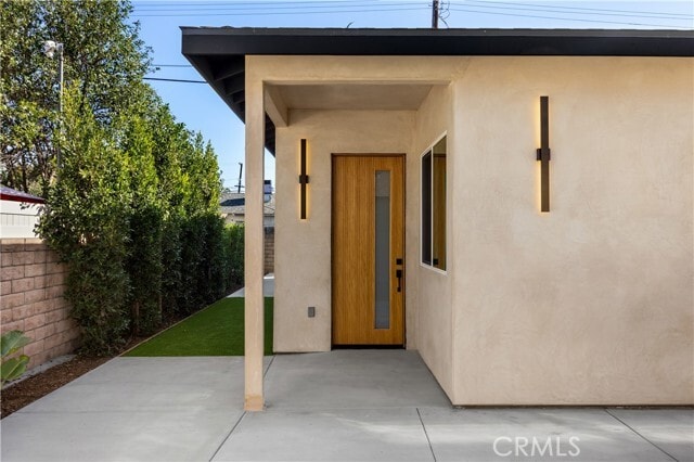 Building Photo - 6950 Amestoy Ave