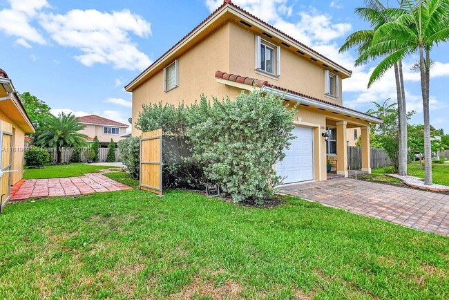 Building Photo - 8986 SW 214th Terrace Rental