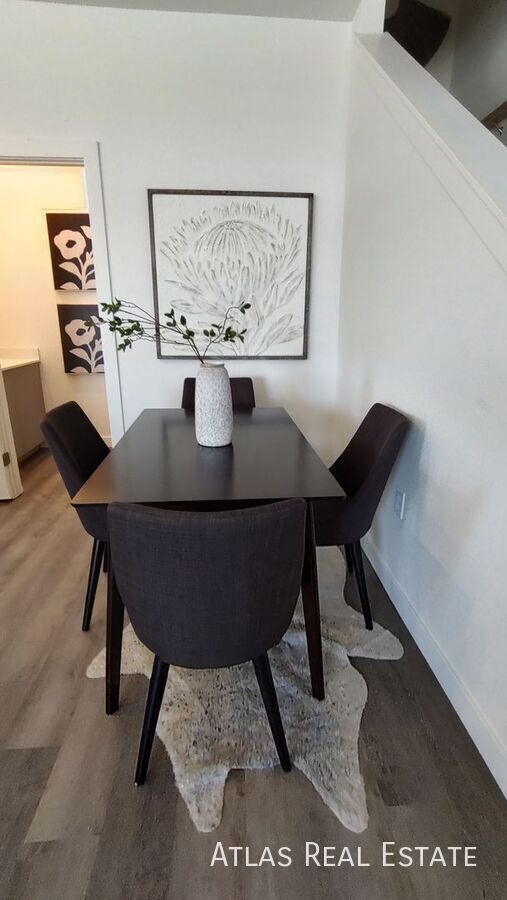 Photo - 662 Leland Aly Unit 5-662