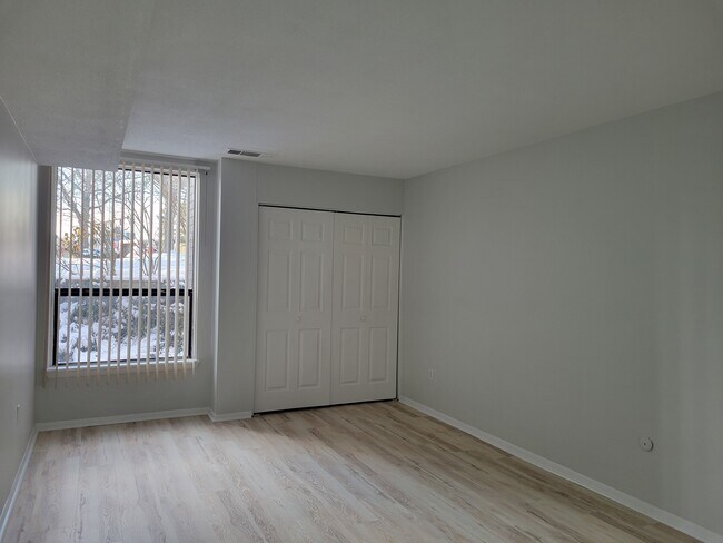 Photo - 12 Shrewsbury Green Dr