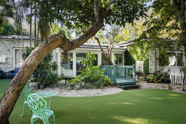 Building Photo - 4085 Poinciana Ave Rental