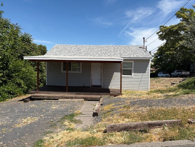Building Photo - Cozy Studio House For Rent!