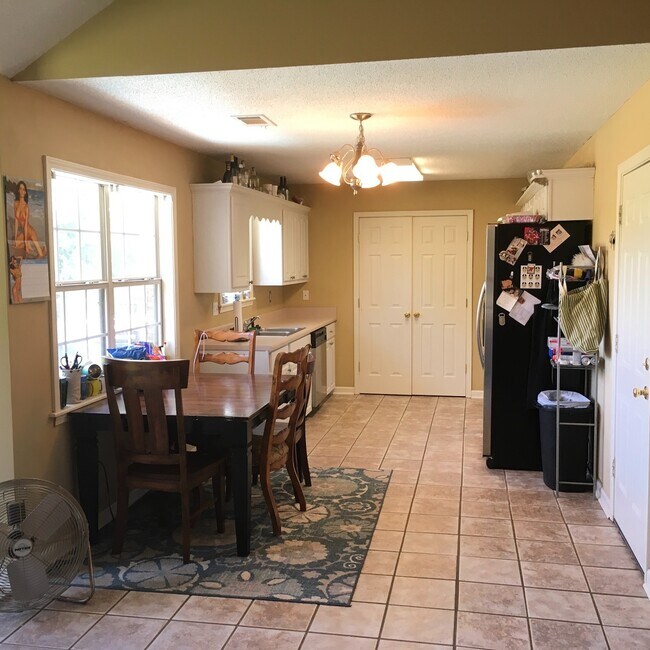 Photo - 111 Eagle Point