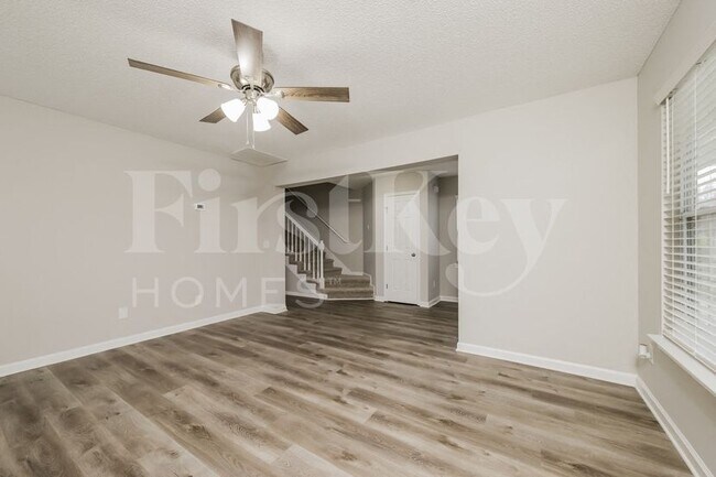 Photo - 4944 Lighthouse Ct