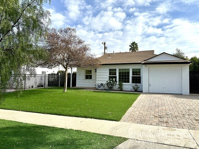 Building Photo - Newly Updated Charming House In Tarzana