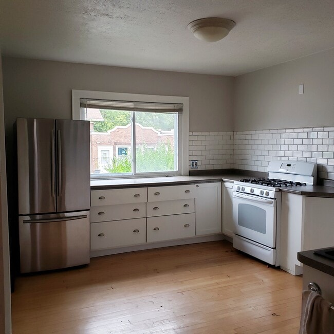 Photo - 3360 S Kinnickinnic Ave Unidad Lower