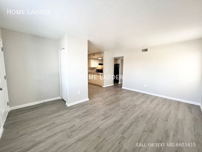 Photo - 4959 S Park Ave Unit 104