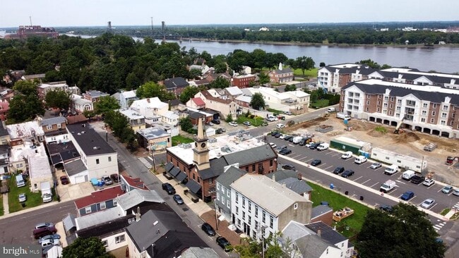 Photo - 23 E Union St