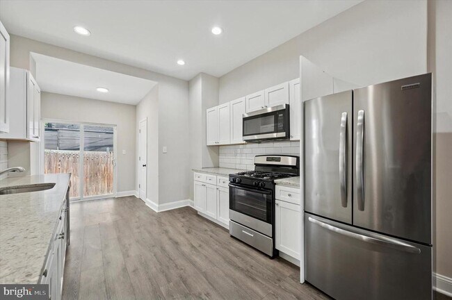 Photo - 2835 W Montgomery Ave