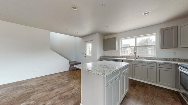 Photo - 2352 Karen Ct