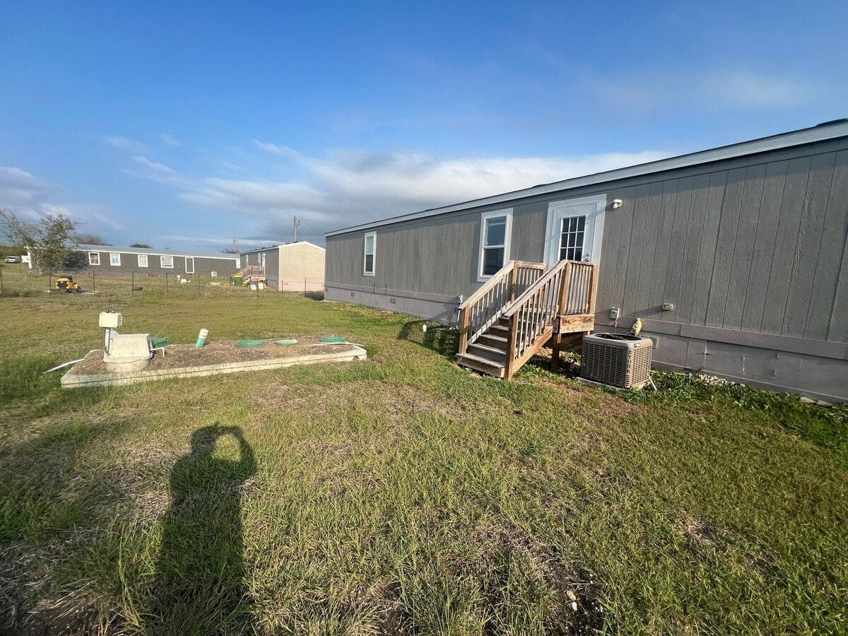 Photo - 215 Greenfield Rd