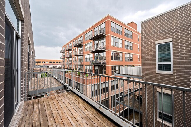 1243 W Madison St Unit SI ID1026687P