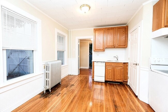 Photo - 30 Sheppard Ave