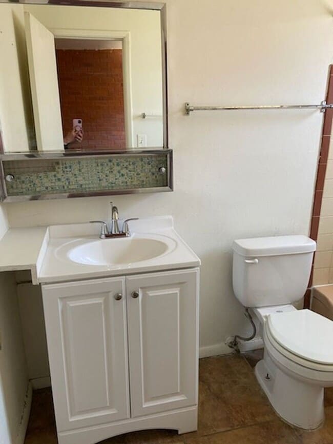 Photo - 1350 N Craycroft Rd