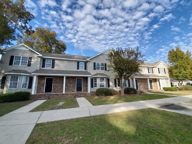 Building Photo - 453 Brannen Dr