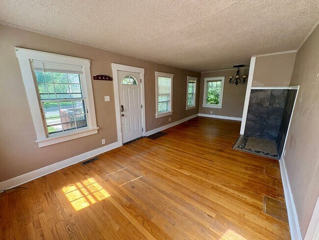 Photo - 2 bed 1 bath Home Near the Historic District
