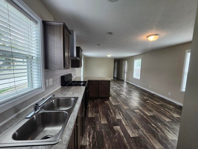 Building Photo - 5 Starling Hill Dr Rental