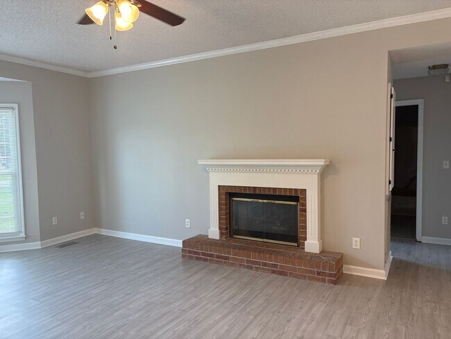 Photo - 718 Doak Rd